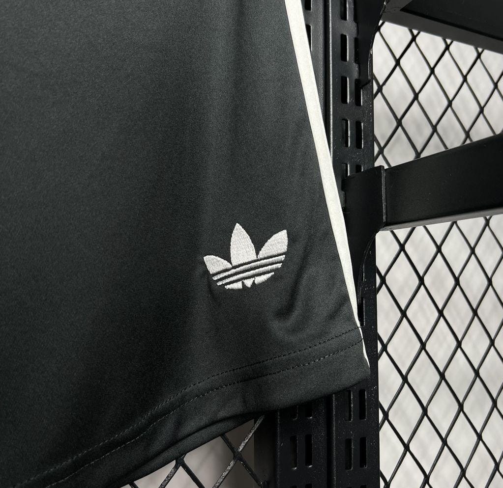 2024/25 Manchester United THIRD Shorts - Image 3