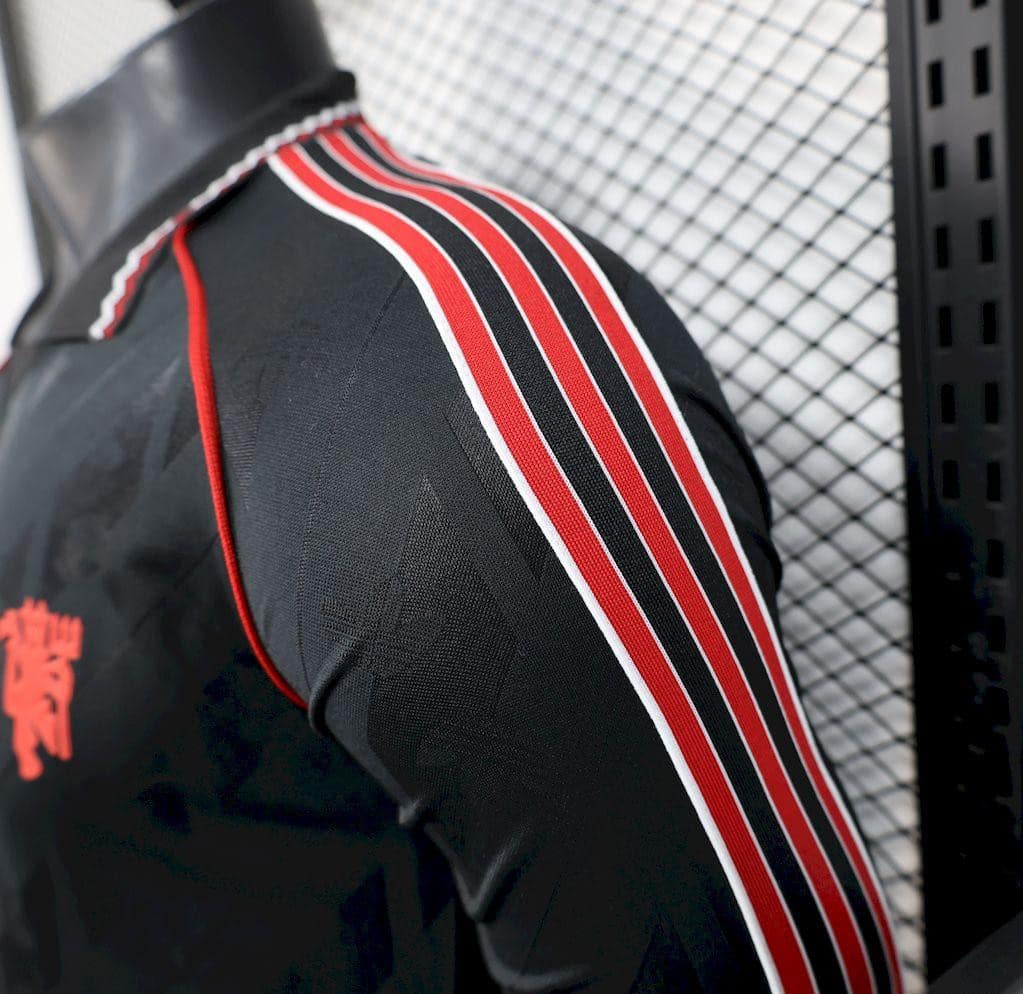 2025/26 Player Version Manchester United Special Edition Jersey - Image 5