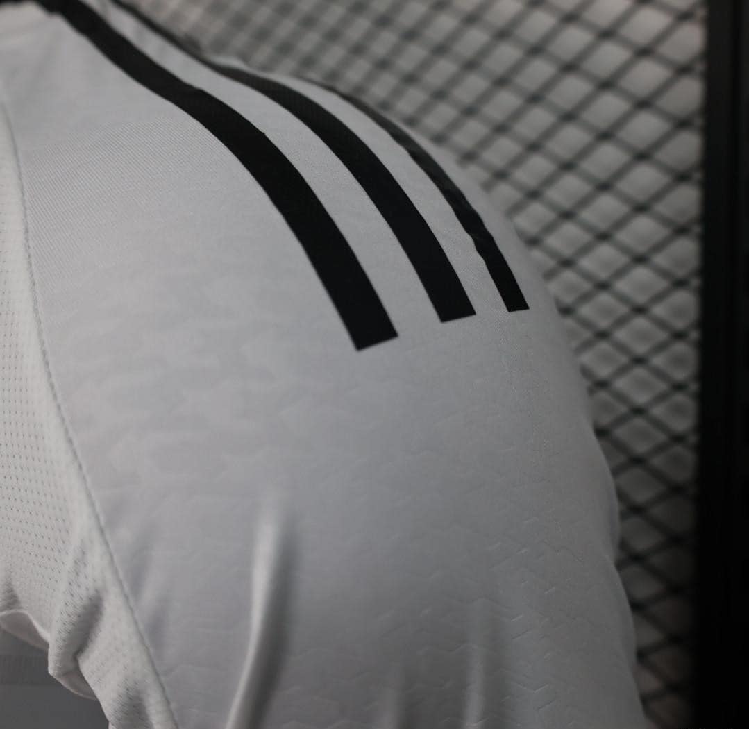 Player Version 24/25 Real Madrid Home Jersey - Image 7