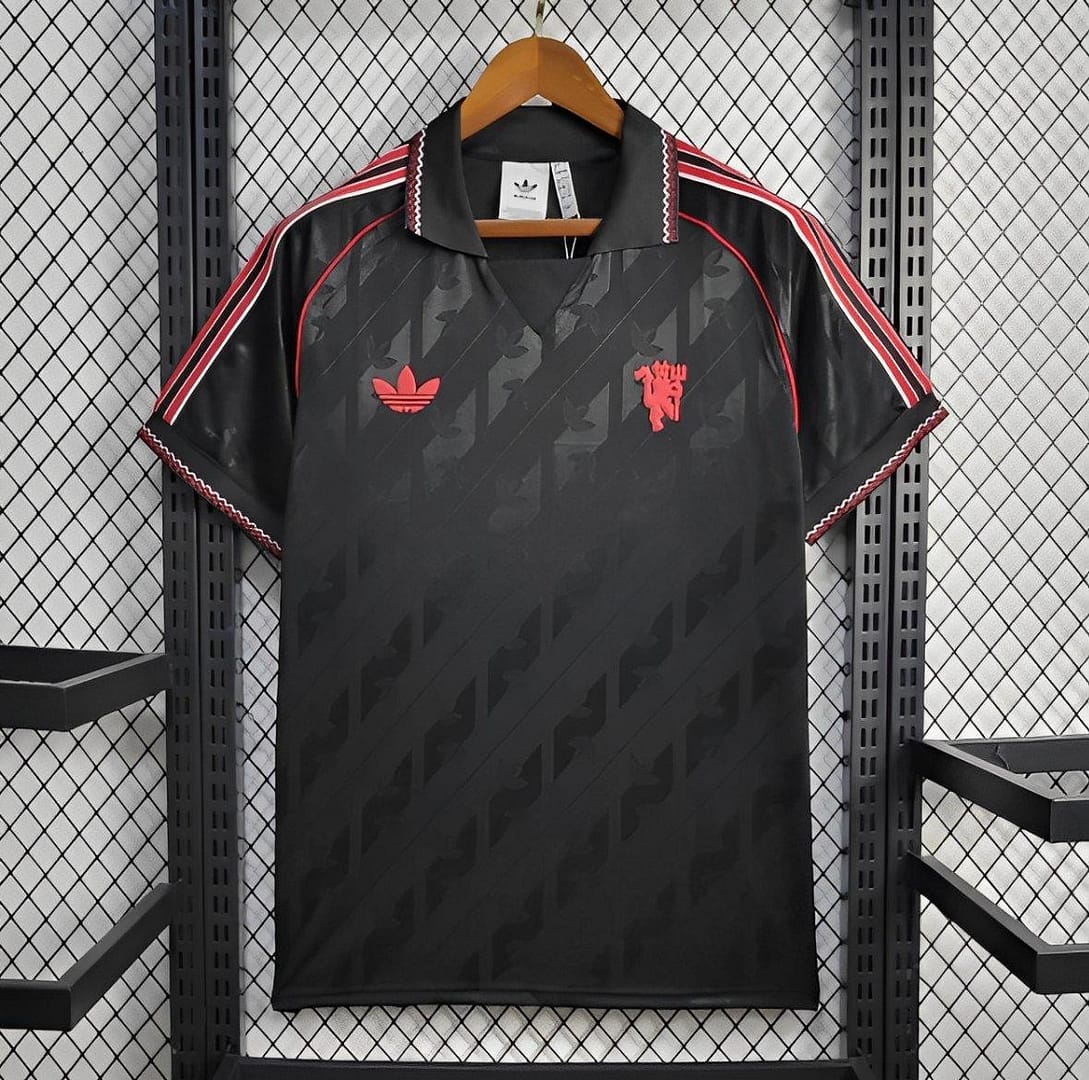 24/25 Retro Manchester United