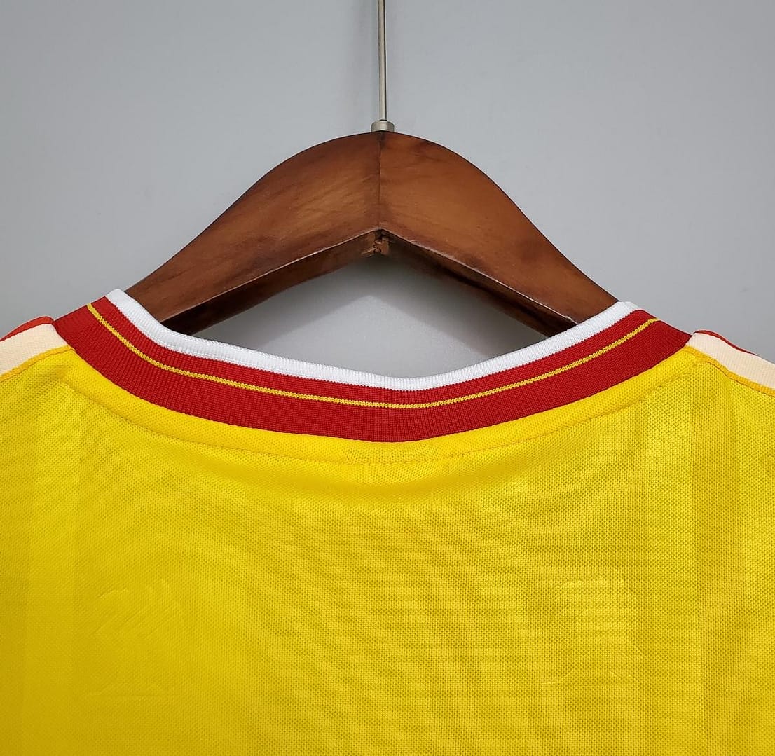 Retro 85/86 Liverpool away yellow Soccer Jersey - Image 3