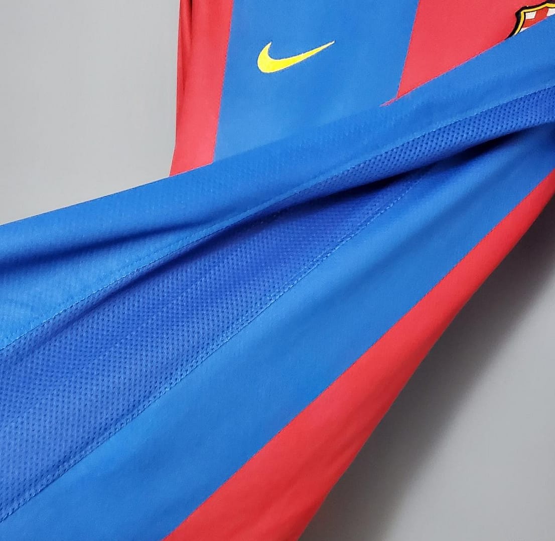 Retro Barcelona 06/07 Long sleeve home Soccer Jersey - Image 8