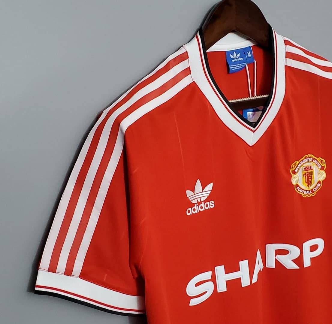 Retro 83/84 Manchester United home Soccer Jersey - Image 5