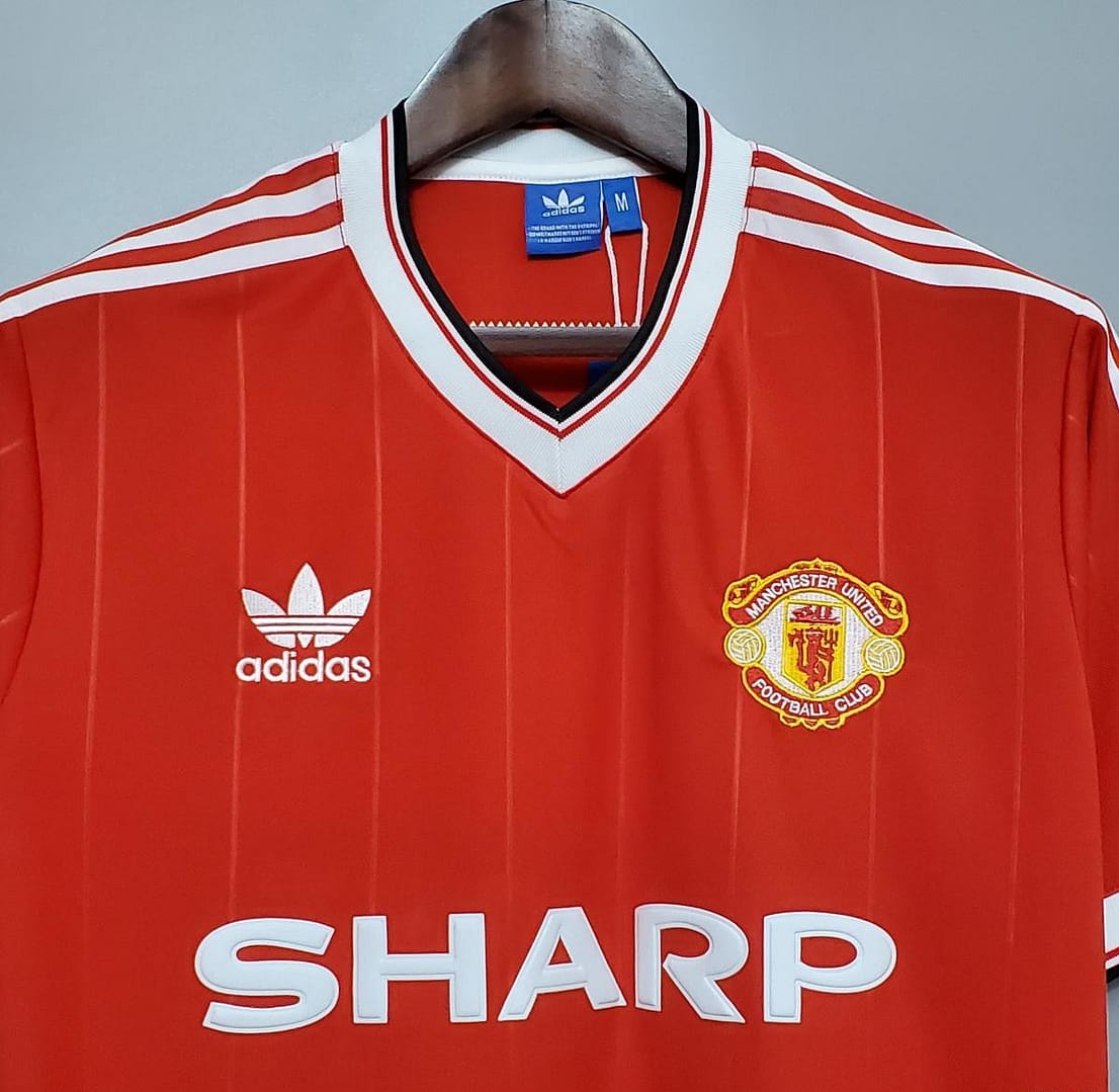 Retro 83/84 Manchester United home Soccer Jersey - Image 9