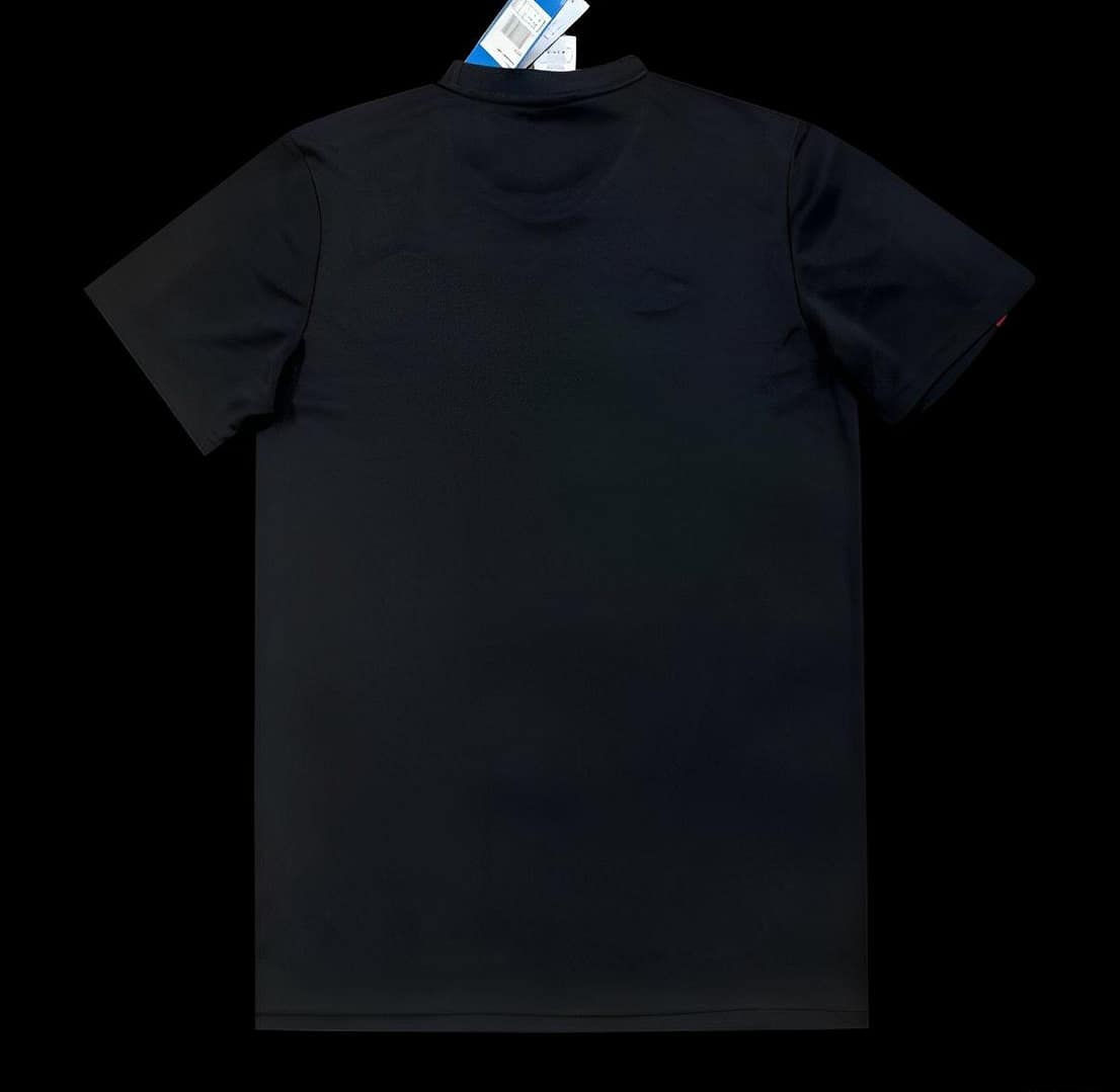 24/25 Manchester United Black/Red Pre-Match Jersey - Image 2