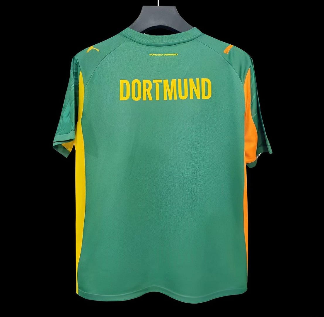 25/26 Borussia Dortmund Away Green Jersey - Image 2