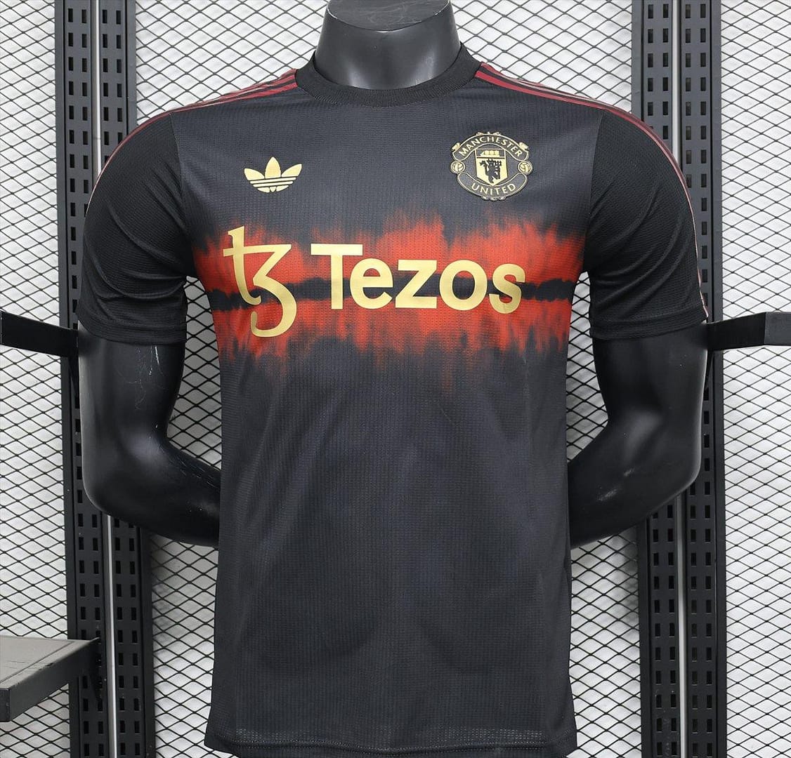 Player Version 24/25 Manchester United Black/Red Pre-Match Jersey