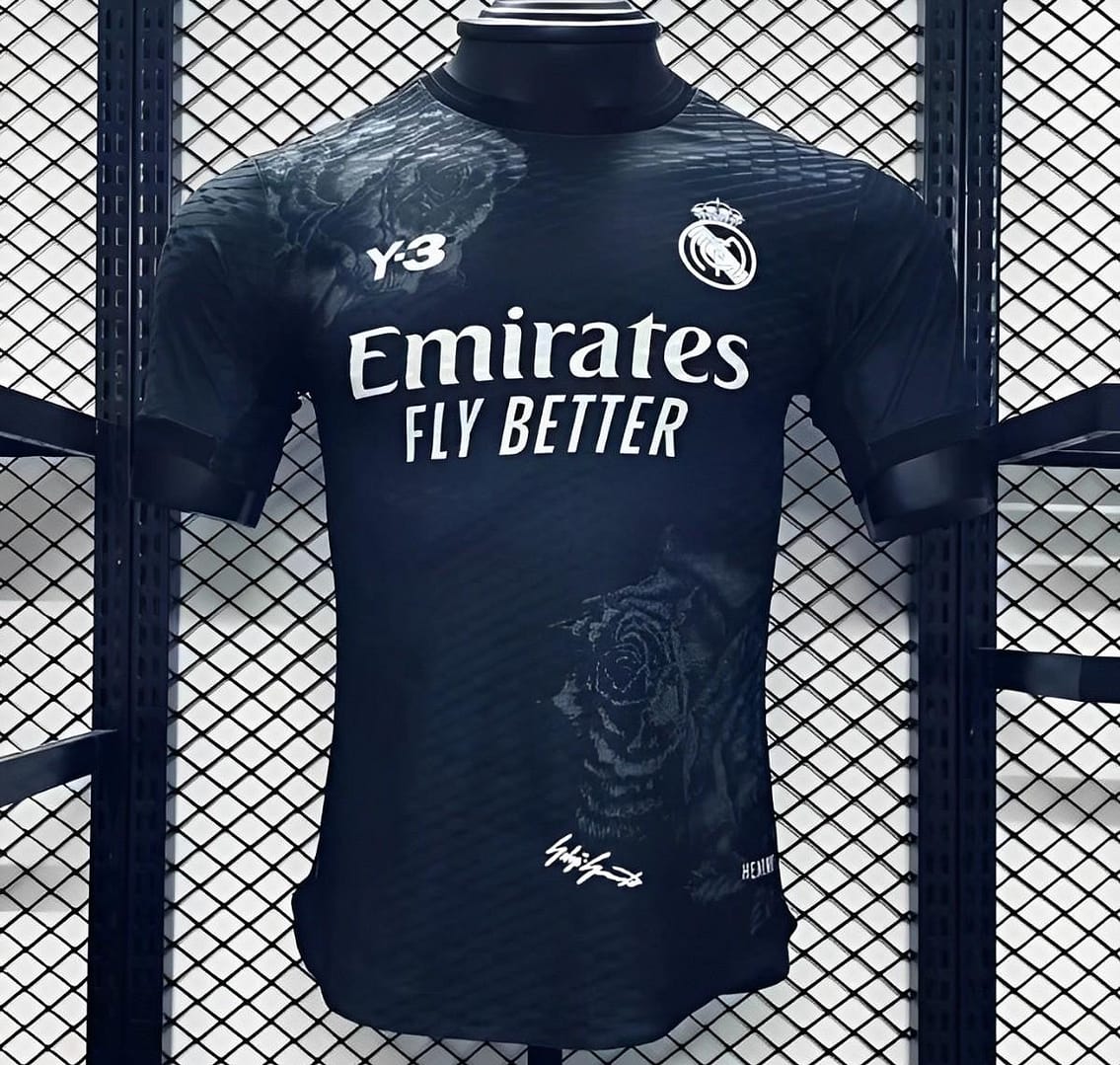 Player Version 24/25 Real Madrid x Yamamoto Black Jersey