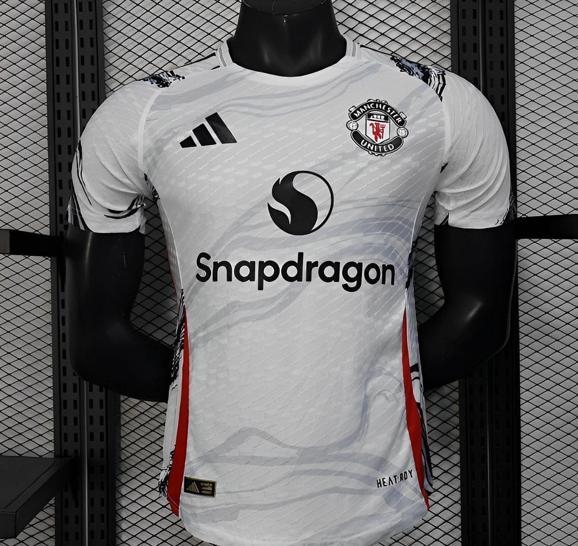 Player Version 25/26 Manchester United White with Marble Pattern and Snapdragon Sponsor Jersey