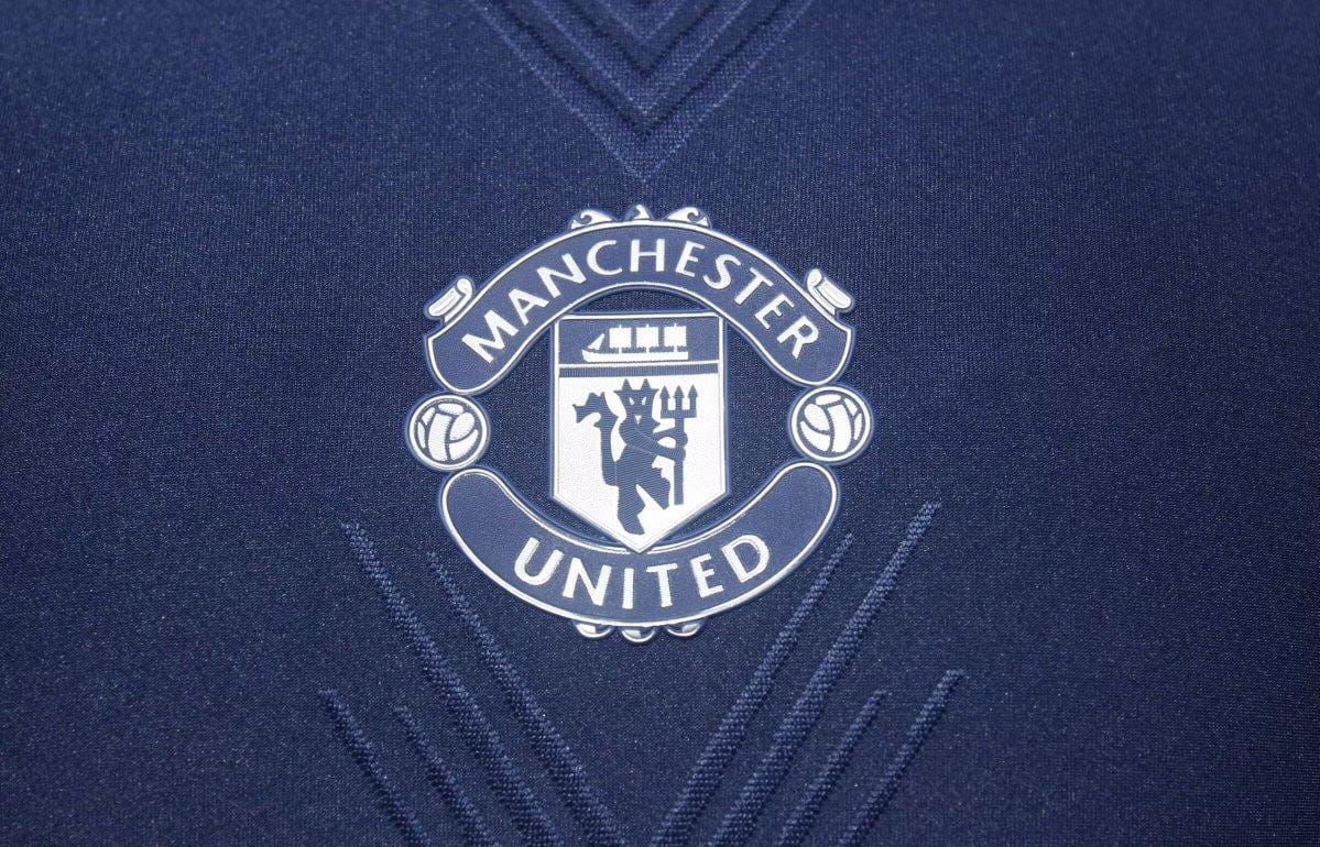 Player Version 24/25 Manchester United Navy Pre-Match Jersey - Image 6