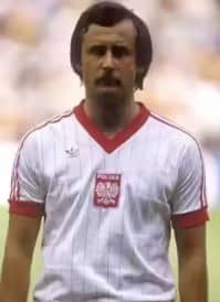 Retro 1982 Poland Home Jersey - Image 9