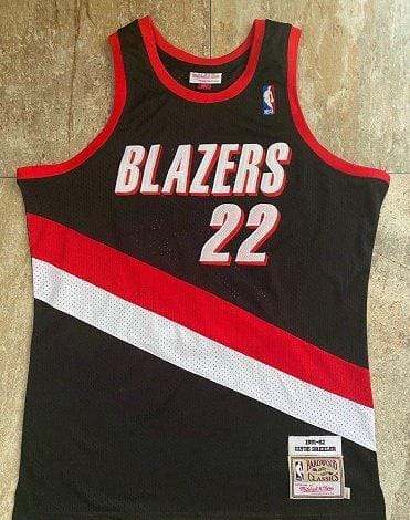 Men's Clyde Drexler Black Retro Classic Team Jersey - Image 11