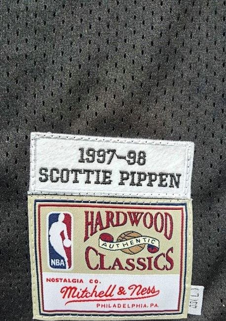 Men's Scottie Pippen Black Retro Classic Team Jersey - Image 8