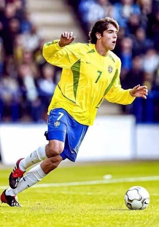 Retro 2002 Brazil Home Long Sleeve Jersey - Image 7