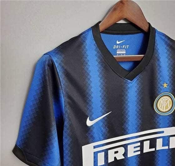 Retro 10/11 Inter Milan Home Jersey - Image 5