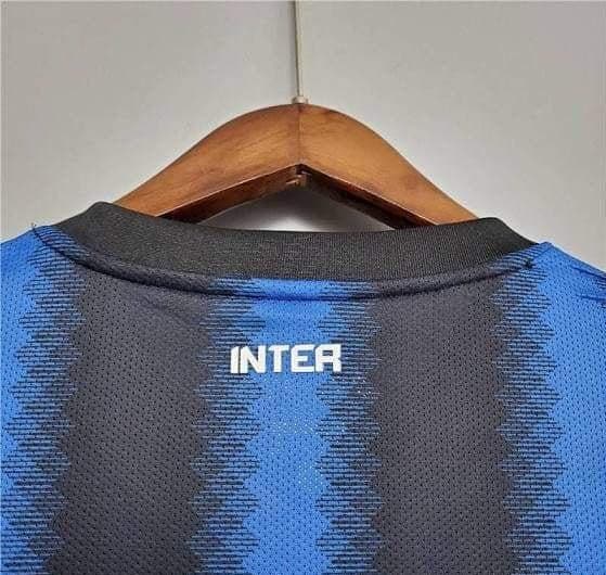Retro 10/11 Inter Milan Home Jersey - Image 6