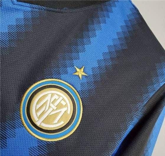 Retro 10/11 Inter Milan Home Jersey - Image 7