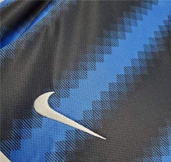 Retro 10/11 Inter Milan Home Jersey - Image 8