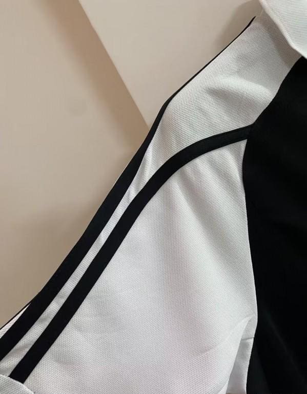 Retro 01/02 Real Madrid Away Black Jersey - Image 3
