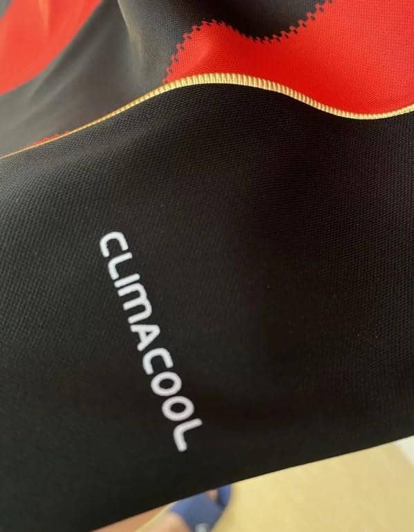Retro 10/11 AC Milan Home Jersey - Image 2