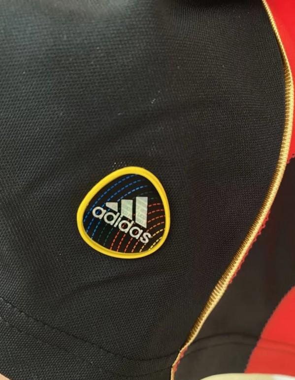 Retro 10/11 AC Milan Home Jersey - Image 5