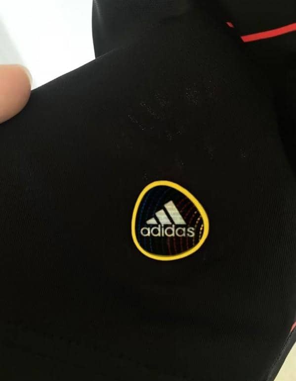 Retro 10/11 AC Milan Third Black Jersey - Image 2