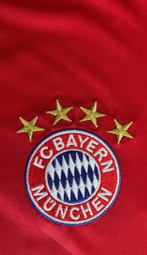 Retro 13/14 Bayern Munich Home Final Wembley Jersey - Image 4