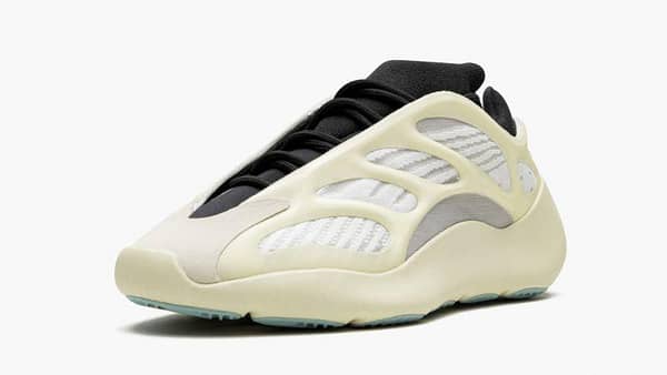Yeezy 700 V3 Azael WOMEN - Image 3