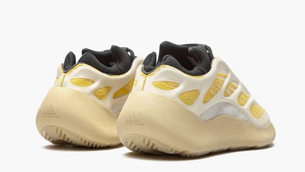 Yeezy 700 V3 Safflower WOMEN - Image 2