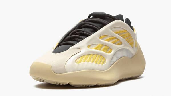 Yeezy 700 V3 Safflower WOMEN - Image 3