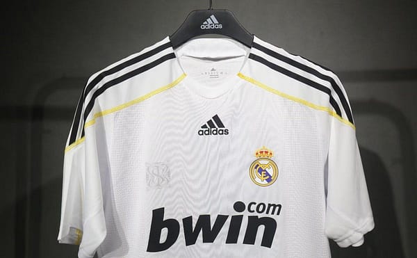 Player Version Retro 09/10 Real Madrid Home Jersey - Image 6