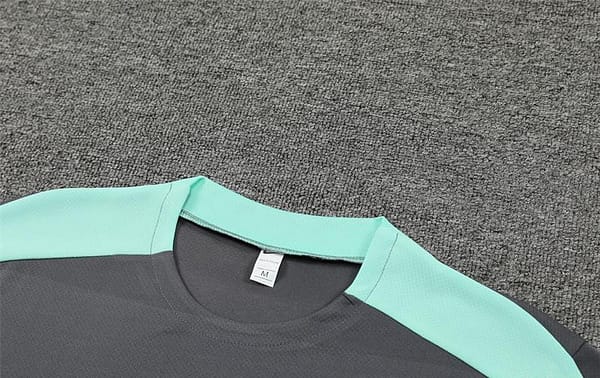 24/25 PSG Grey Short Sleeve Jersey+Shorts - Image 10