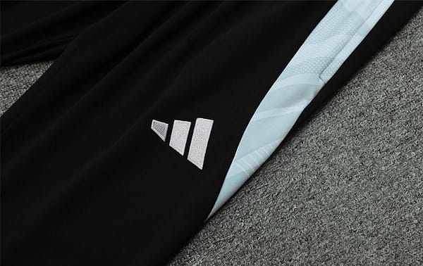 24/25 Real Madrid White Special Half Zipper Jacket+Long Pants - Image 5