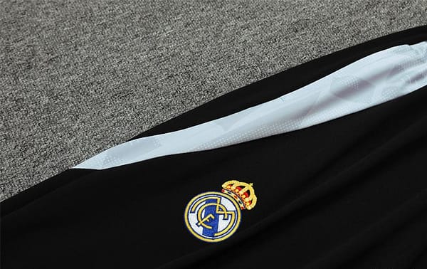 24/25 Real Madrid White Special Half Zipper Jacket+Long Pants - Image 6