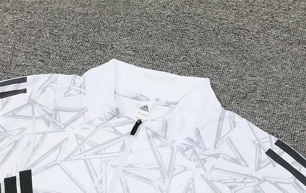 24/25 Real Madrid White Special Half Zipper Jacket+Long Pants - Image 13