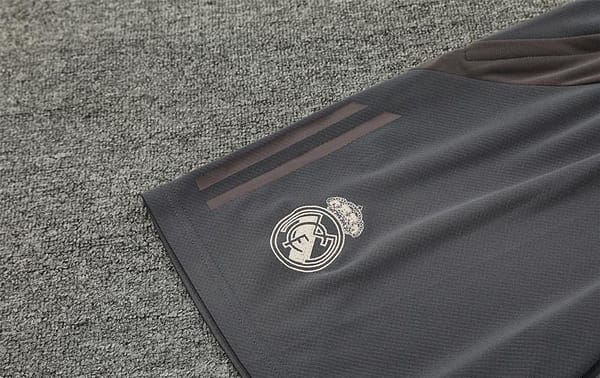 24/25 Real Madrid Black/Pink Short Sleeve Jersey+Shorts - Image 5