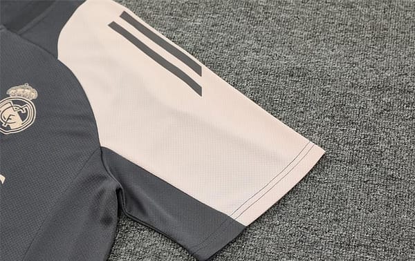 24/25 Real Madrid Black/Pink Short Sleeve Jersey+Shorts - Image 9