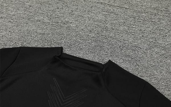 24/25 Real Madrid Black/Golden Half Zipper Jacket+Long Pants - Image 12