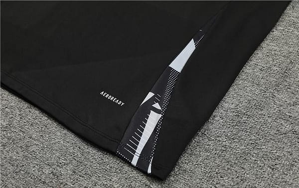 24/25 Manchester United Black Half Zipper Jacket+Long Pants - Image 10