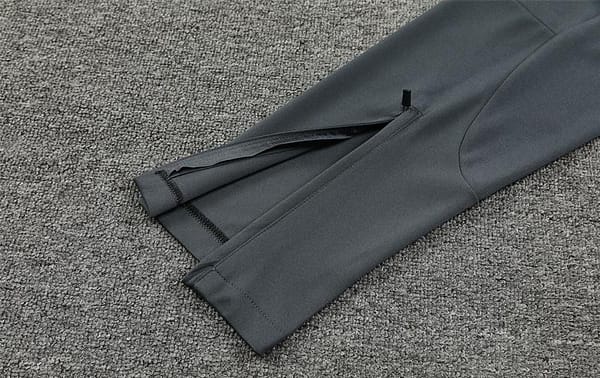 24/25 Real Madrid khaki Half Zipper Jacket+Long Pants - Image 2