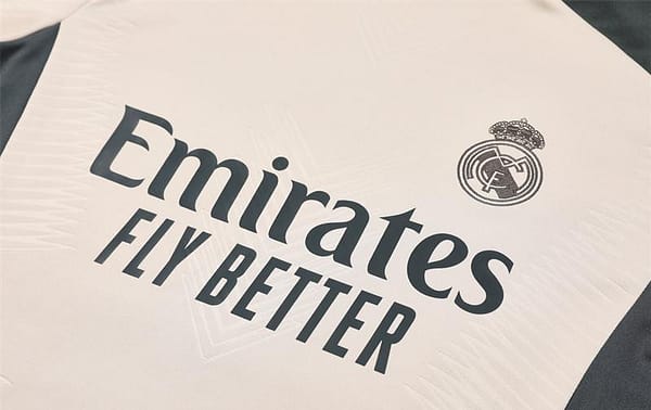 24/25 Real Madrid khaki Half Zipper Jacket+Long Pants - Image 12