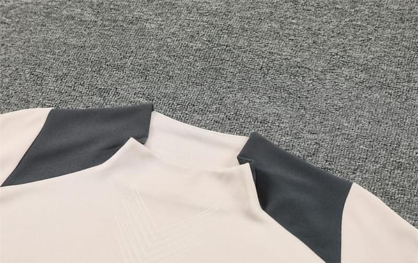 24/25 Real Madrid khaki Half Zipper Jacket+Long Pants - Image 13