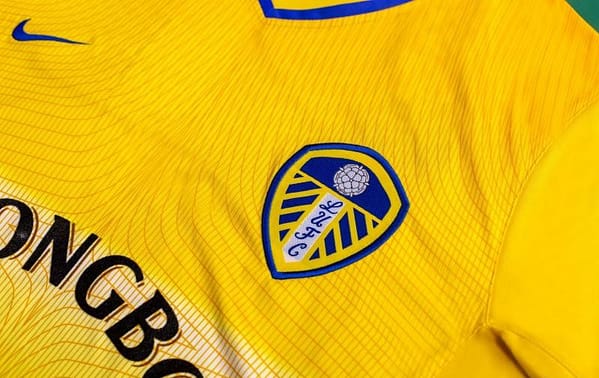 Retro 02/03 Leeds United Third Yellow Jersey - Image 7