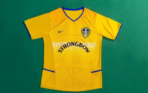 Retro 02/03 Leeds United Third Yellow Jersey - Image 9