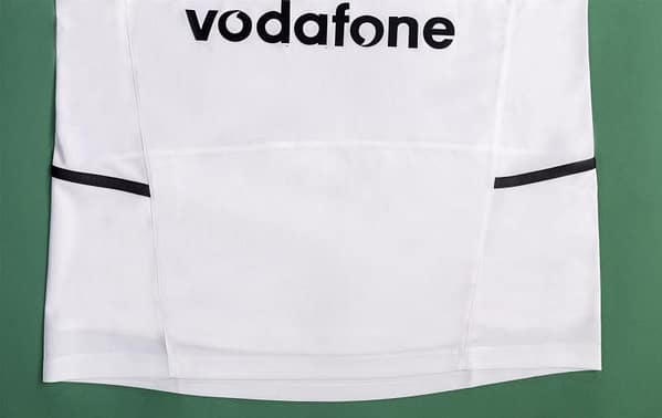 Retro 02/03 Manchester United Third White Soccer Jersey - Image 8