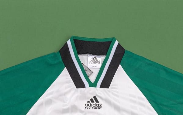 Retro 93/95 Liverpool Away Soccer Jersey - Image 2