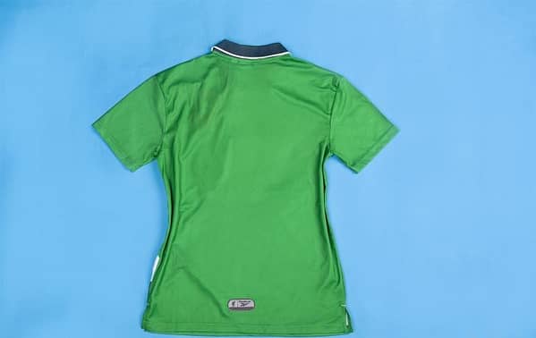 Retro 99/00 Liverpool Away Soccer Jersey - Image 2