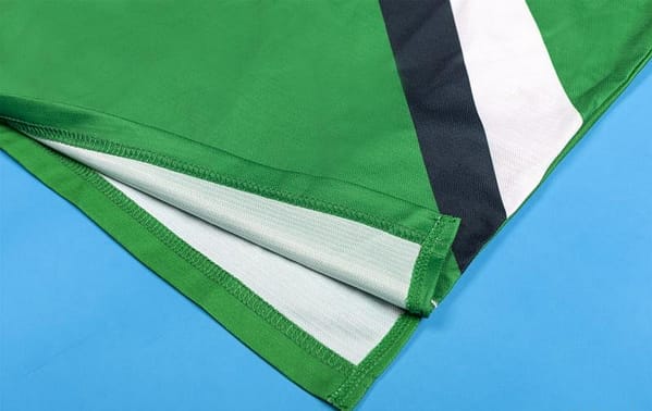 Retro 99/00 Liverpool Away Soccer Jersey - Image 7