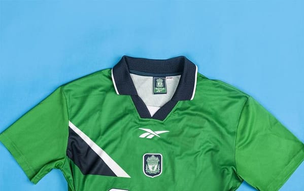 Retro 99/00 Liverpool Away Soccer Jersey - Image 9