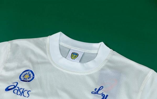 Retro 95/96 Leeds United Home Soccer Jersey - Image 10